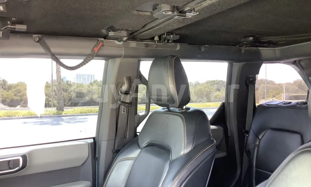 Vehicle photo 9