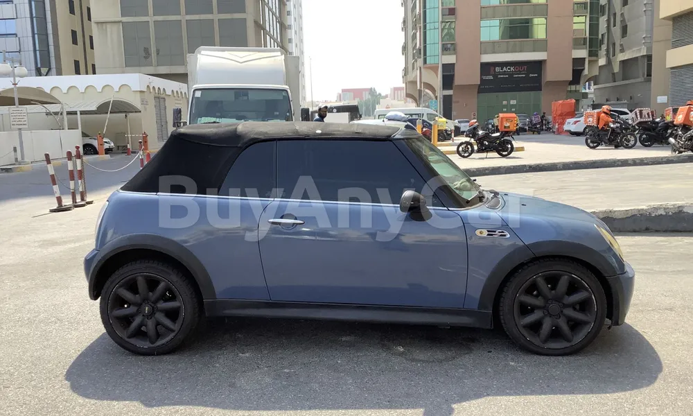 Vehicle photo 3