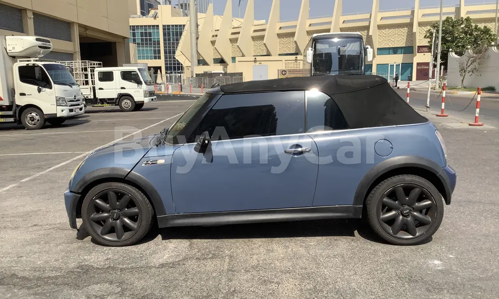 Vehicle photo 4