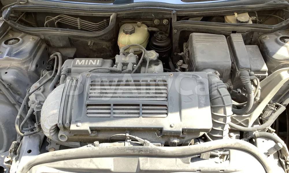 Vehicle photo 6