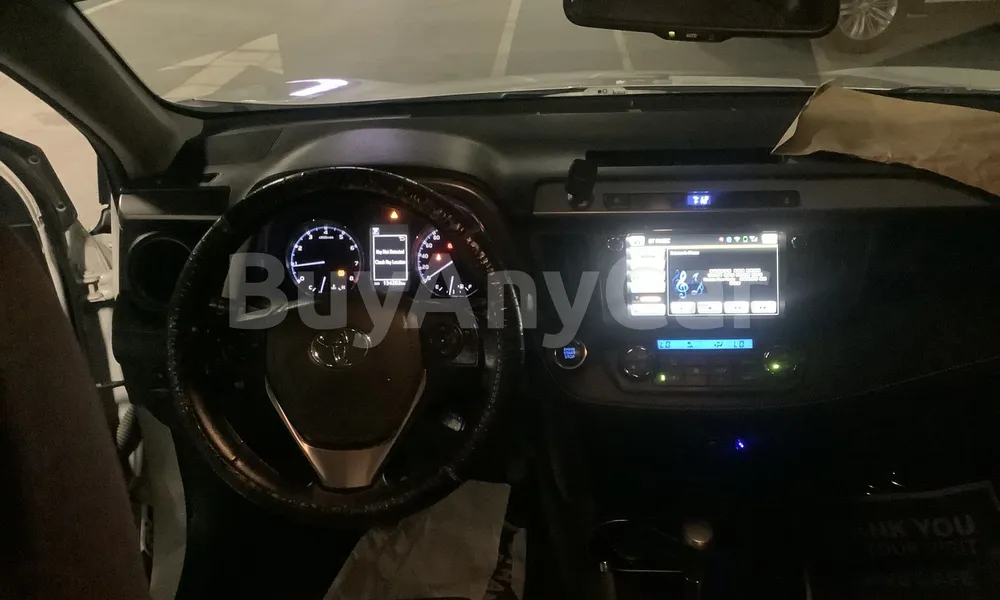 Vehicle photo 8