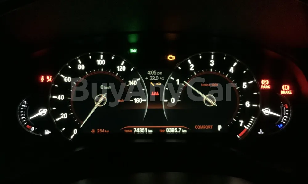 Vehicle photo 8