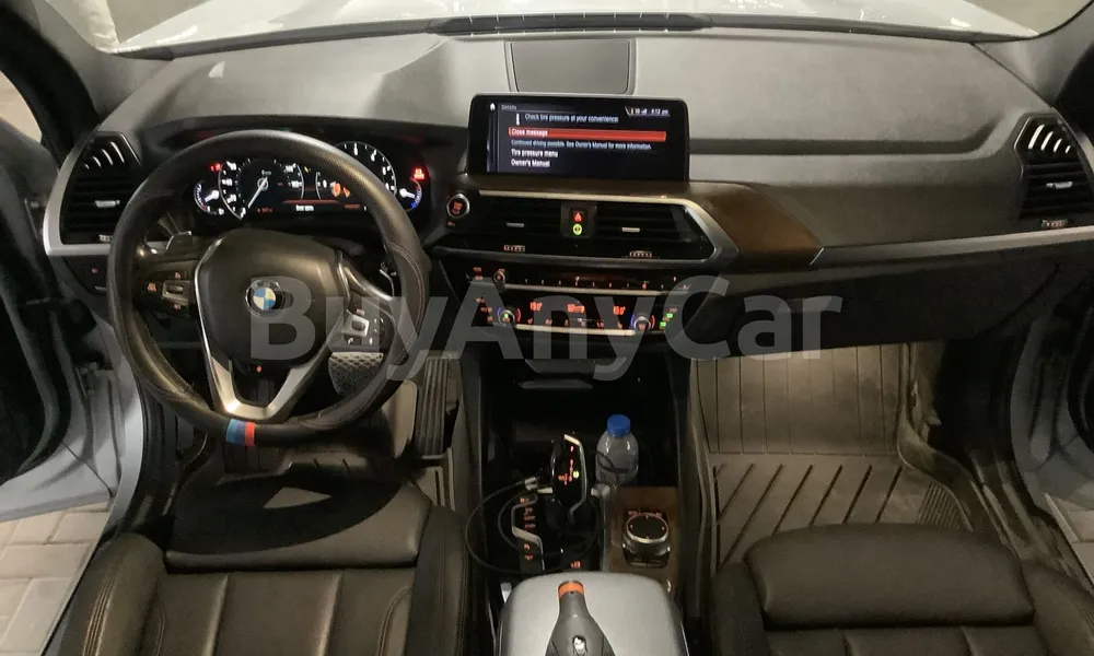 Vehicle photo 10
