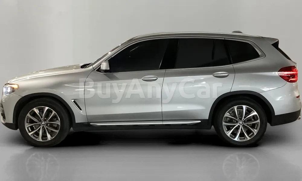Vehicle photo 5