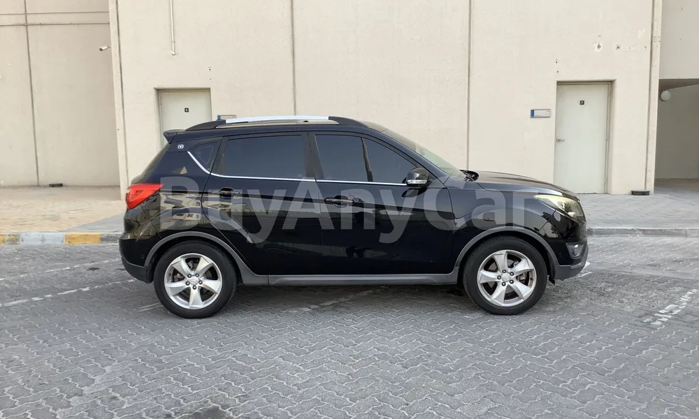 Vehicle photo 3