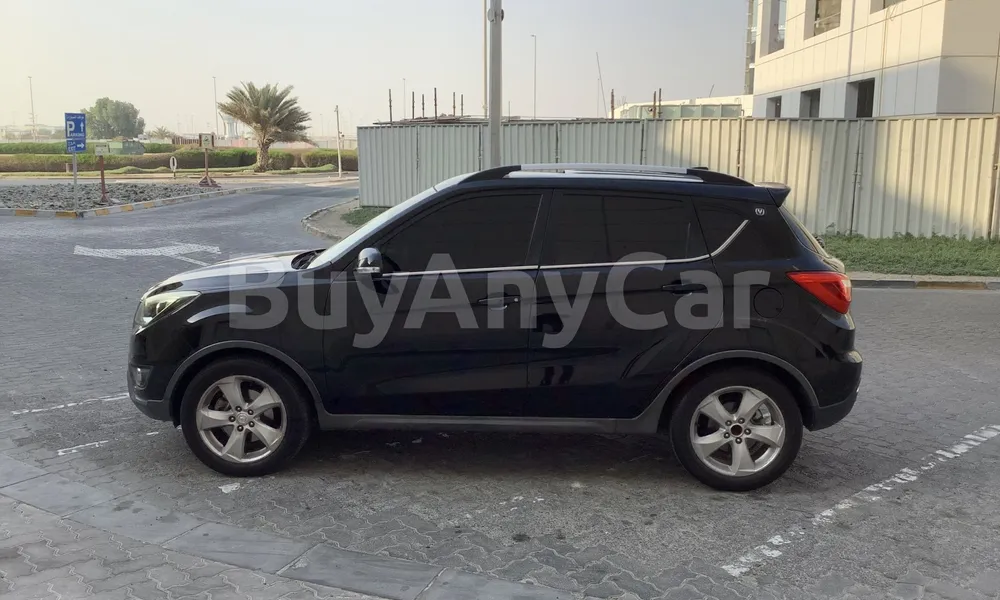 Vehicle photo 4