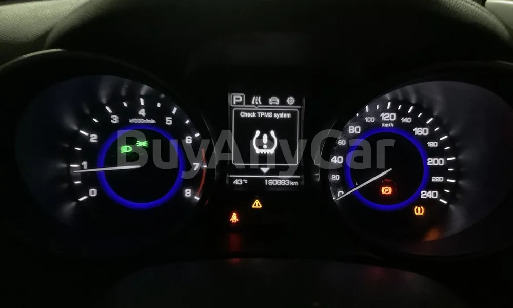 Vehicle photo 7
