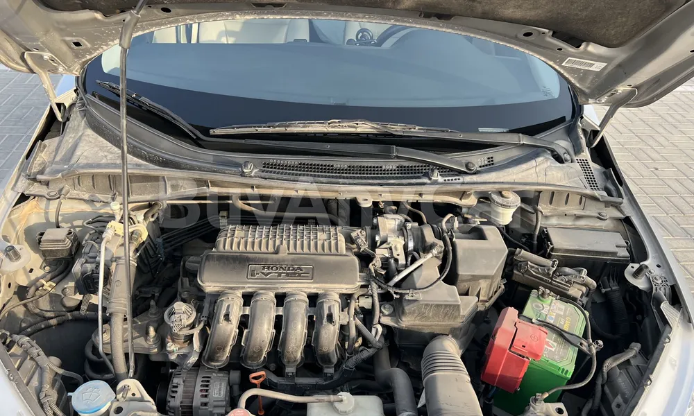 Vehicle photo 6