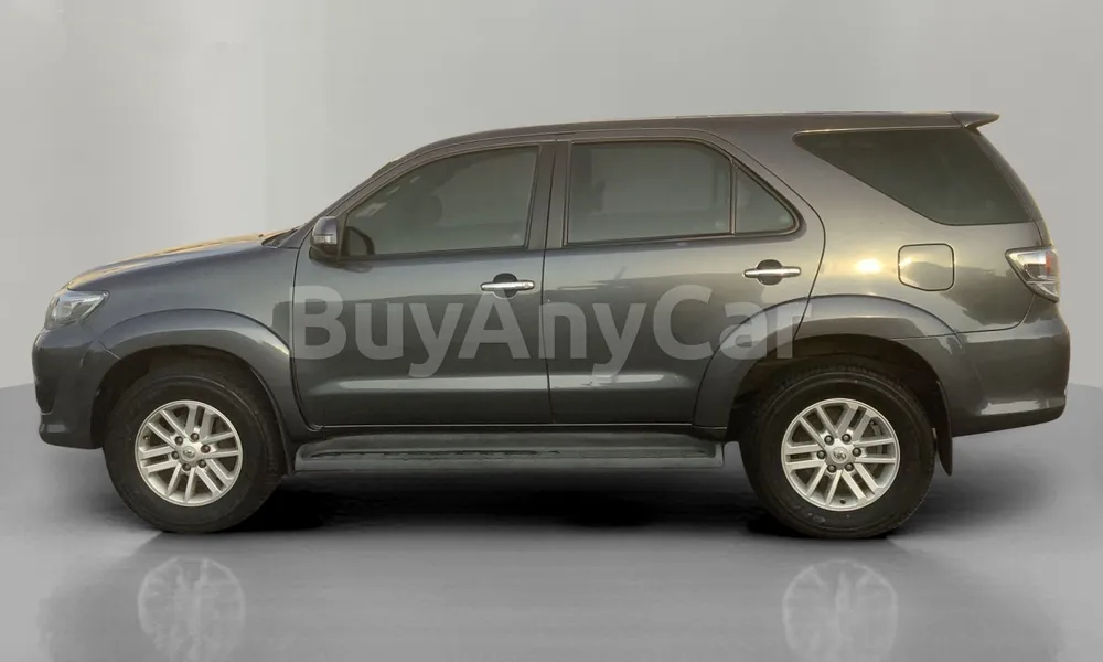 Vehicle photo 4