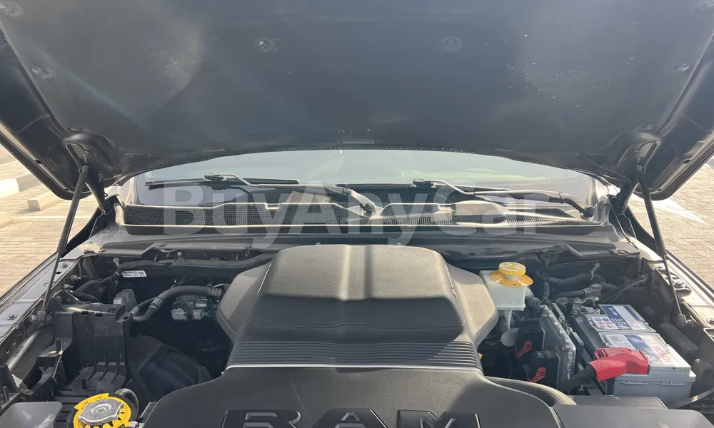 Vehicle photo 5