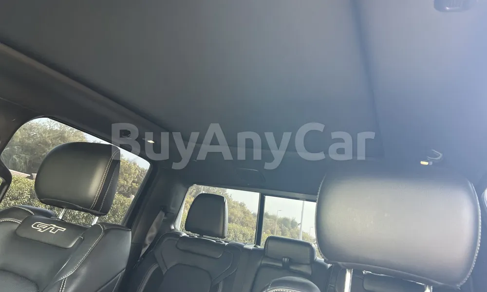 Vehicle photo 8