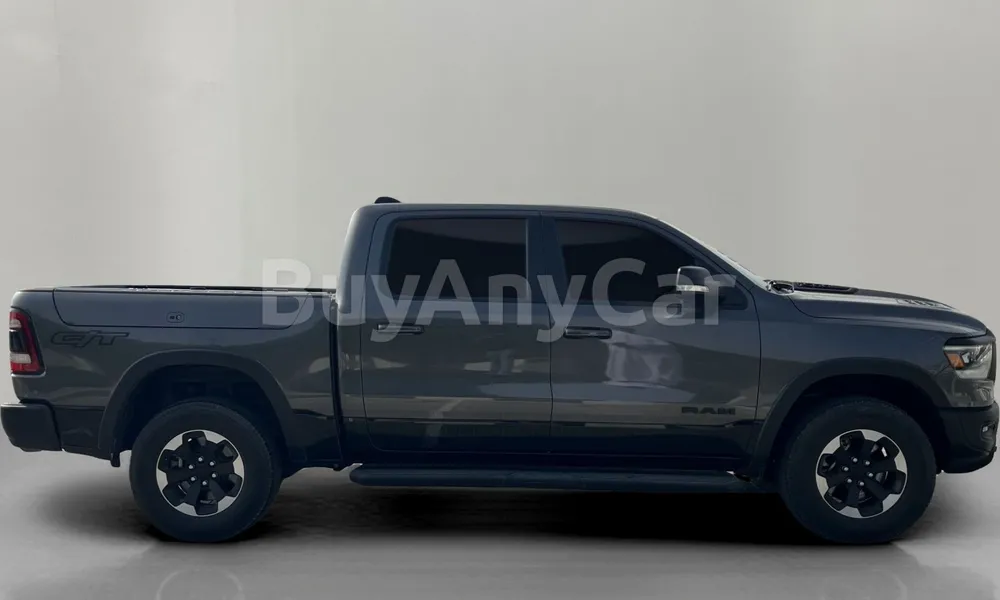 Vehicle photo 3