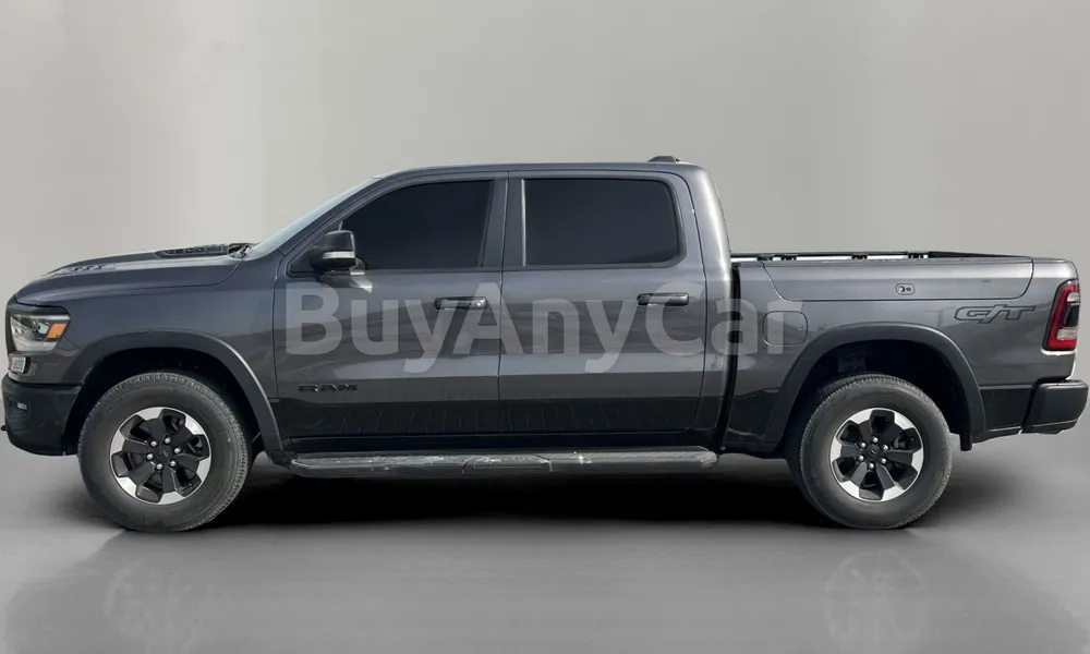 Vehicle photo 4