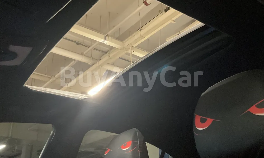 Vehicle photo 9