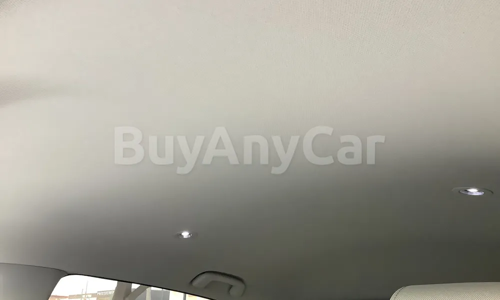 Vehicle photo 9