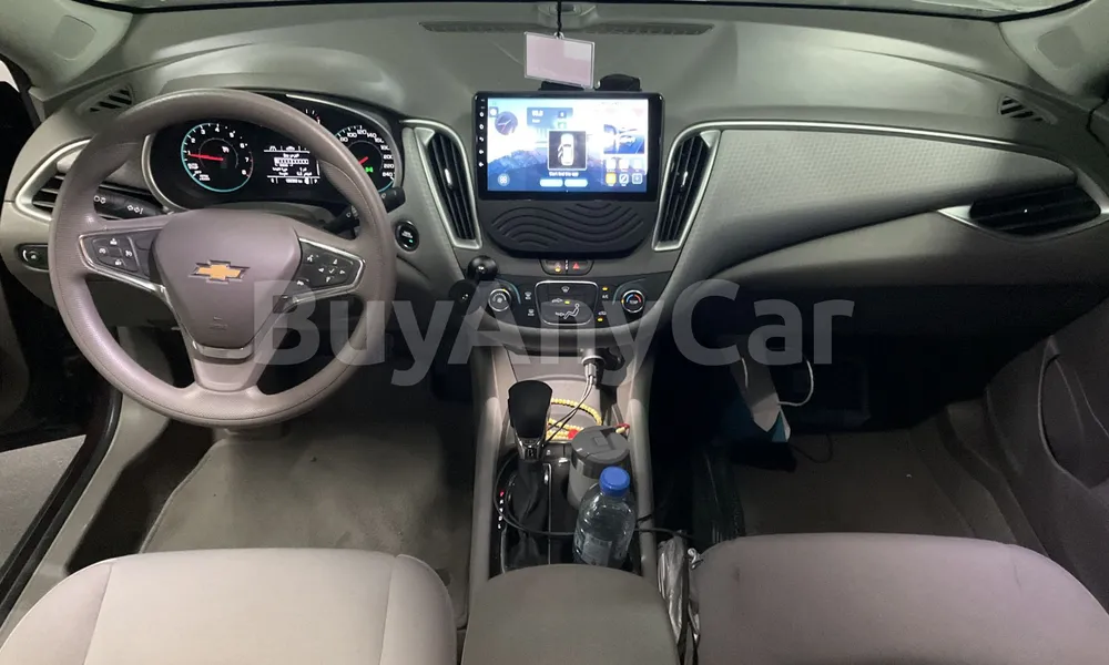 Vehicle photo 8