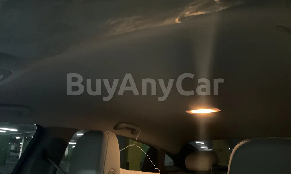 Vehicle photo 9