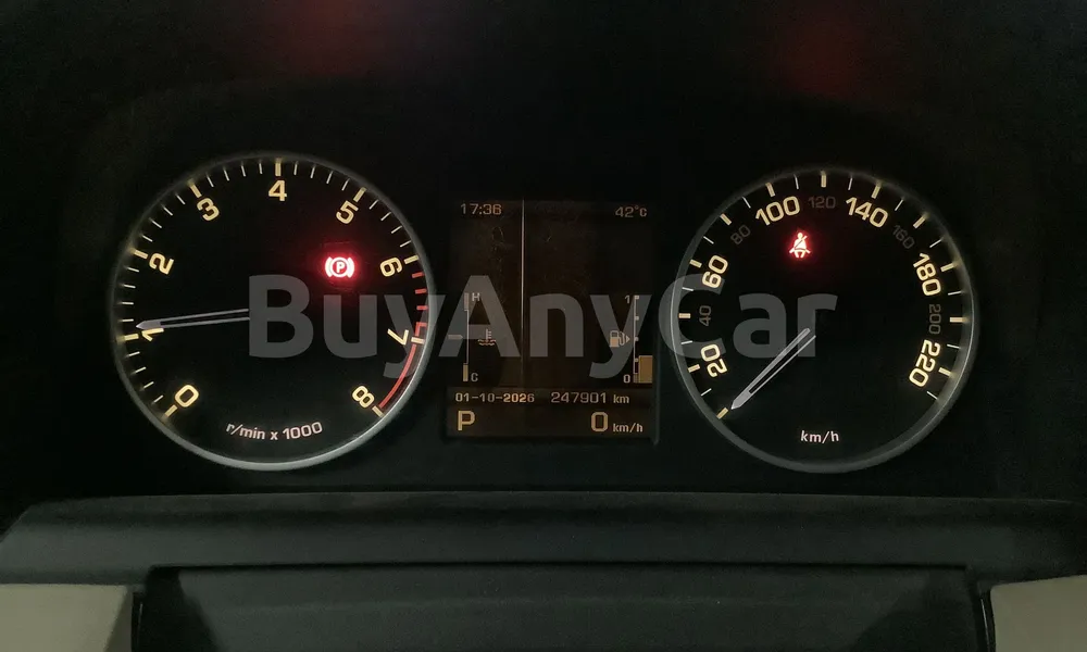 Vehicle photo 7