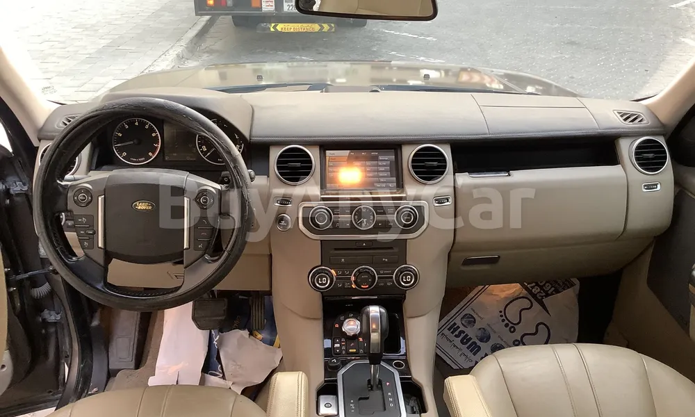 Vehicle photo 9