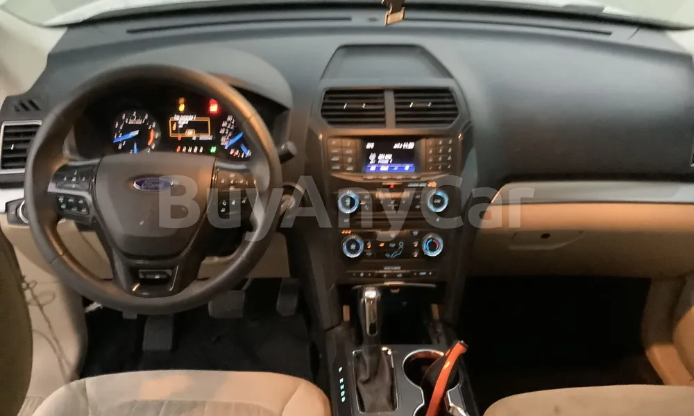 Vehicle photo 8