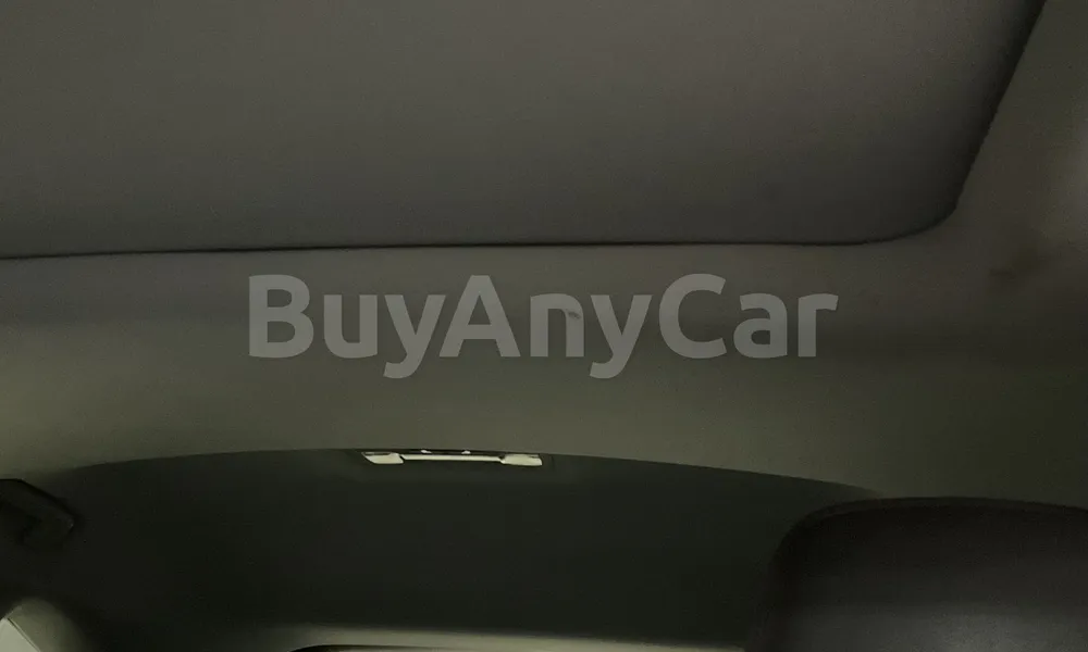 Vehicle photo 8