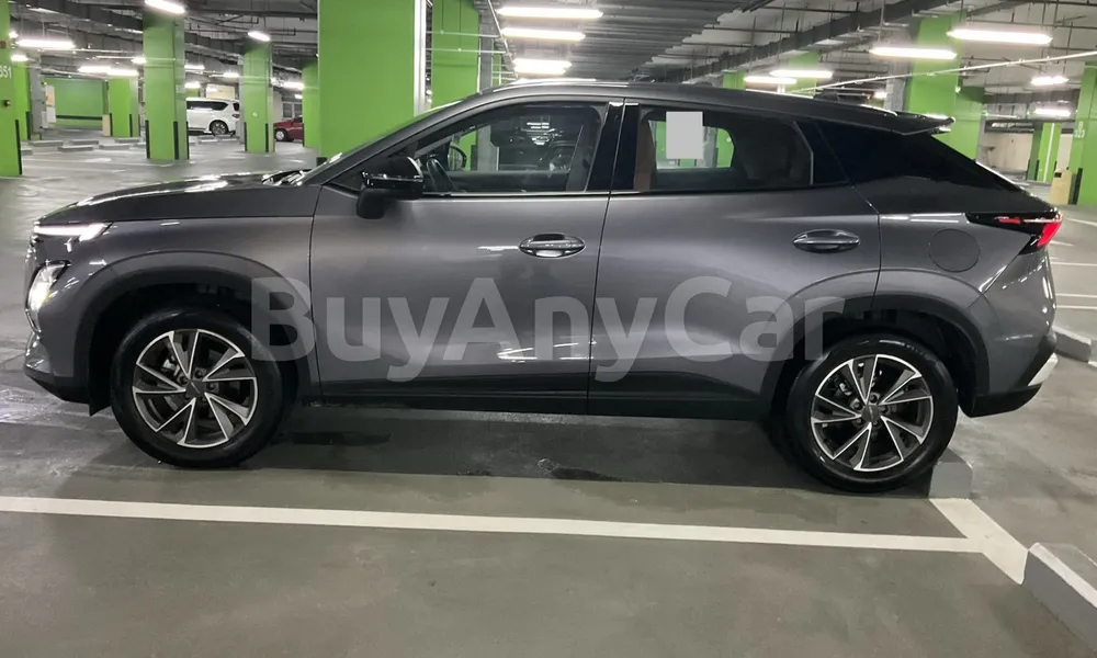 Vehicle photo 4