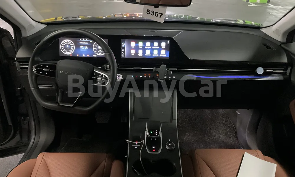 Vehicle photo 8