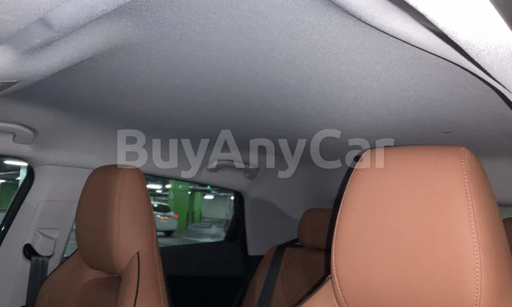 Vehicle photo 9