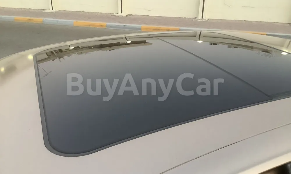 Vehicle photo 5