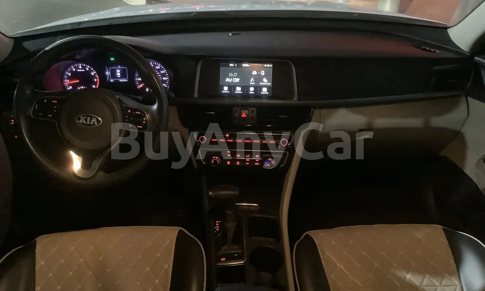 Vehicle photo 9