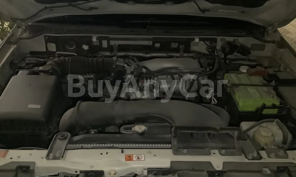 Vehicle photo 6