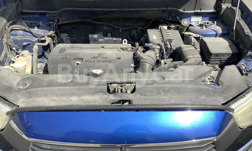 Vehicle photo 6