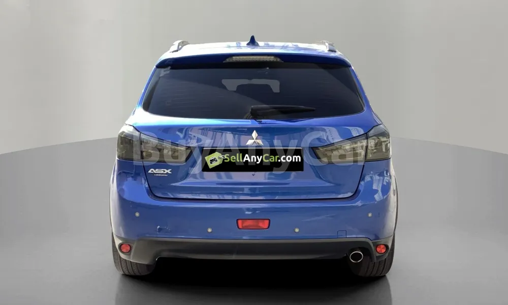 Vehicle photo 2