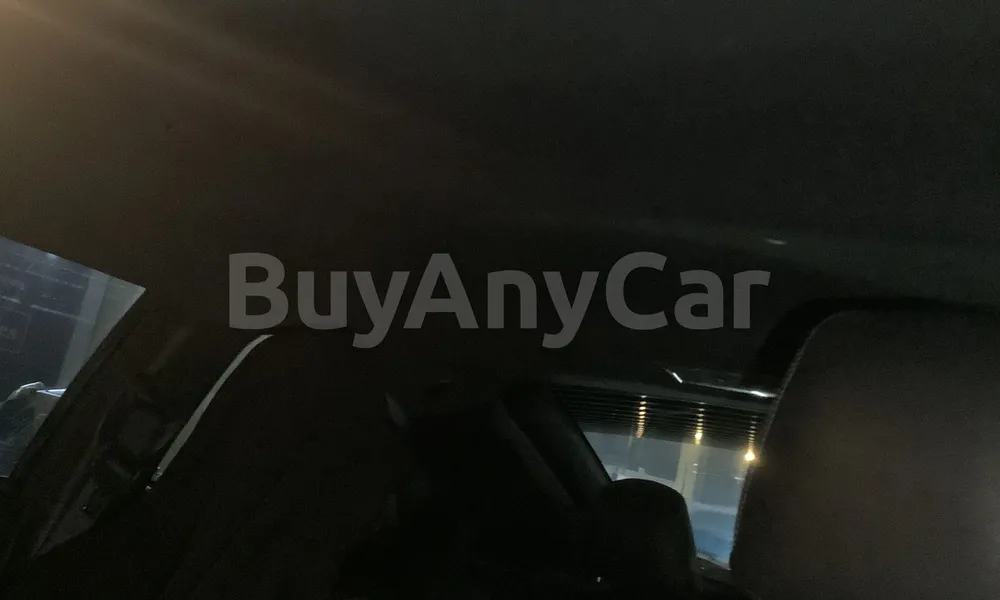 Vehicle photo 9
