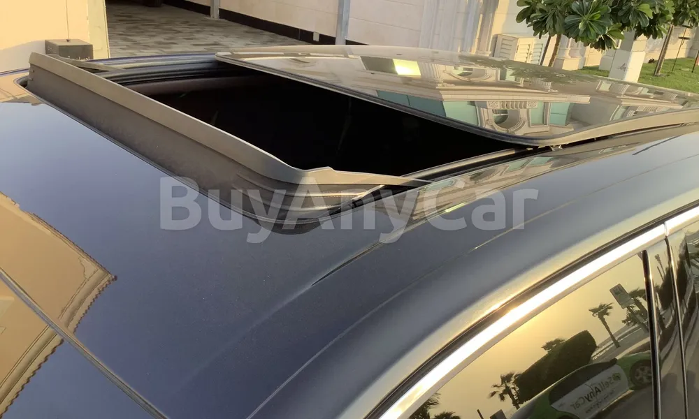 Vehicle photo 6