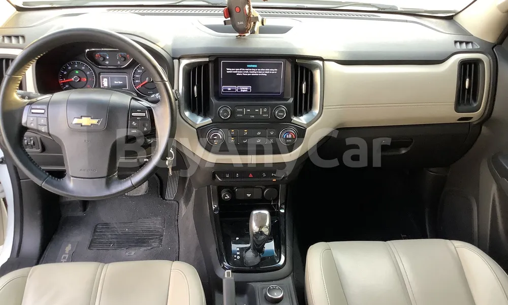 Vehicle photo 6