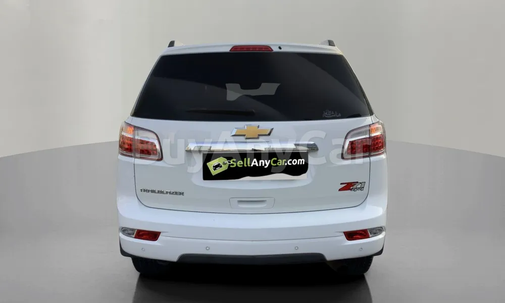 Vehicle photo 2