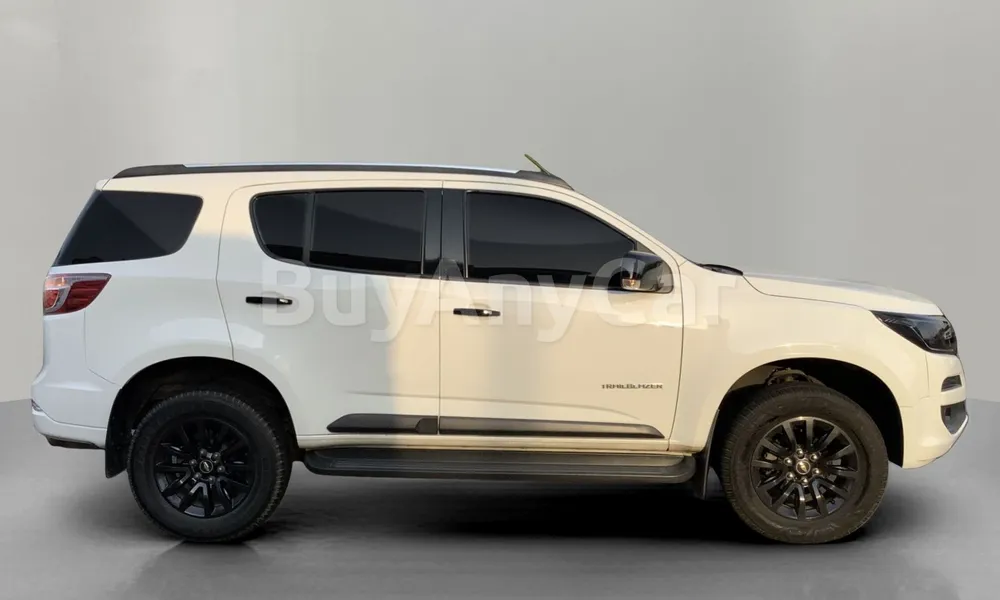 Vehicle photo 3