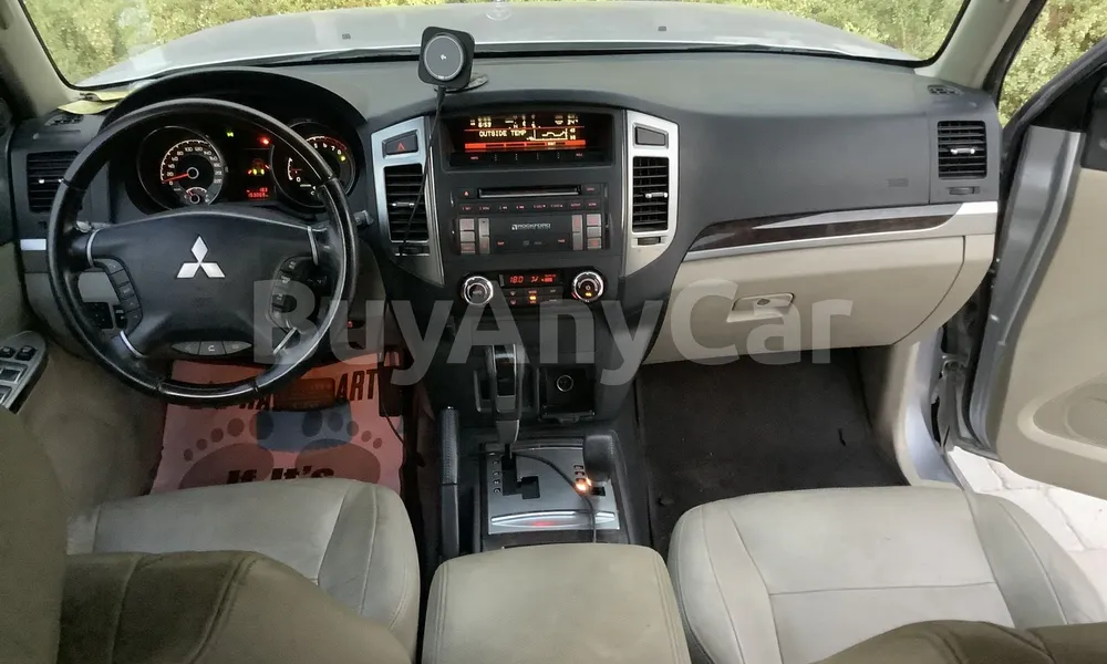 Vehicle photo 8