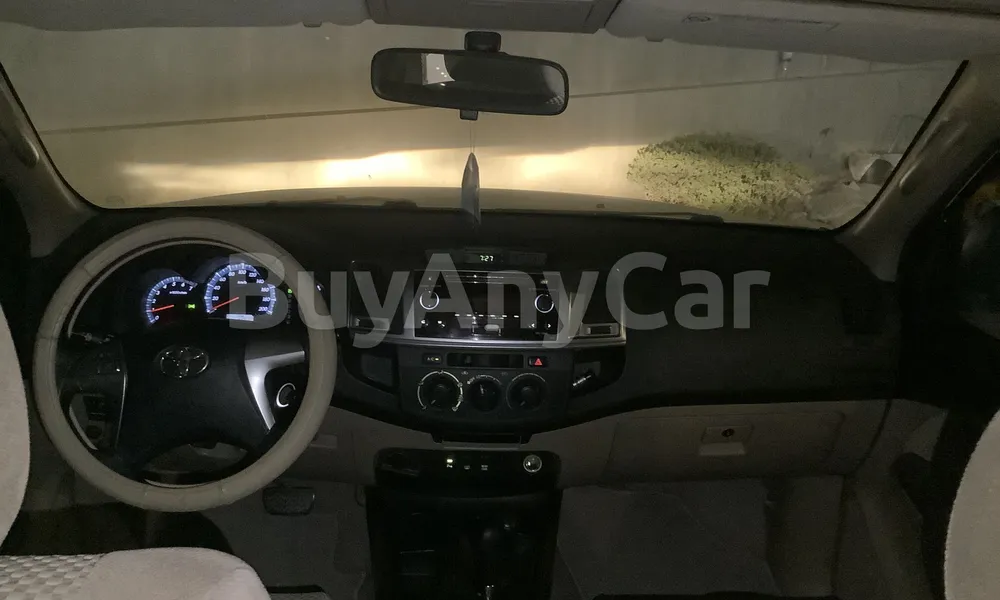 Vehicle photo 8