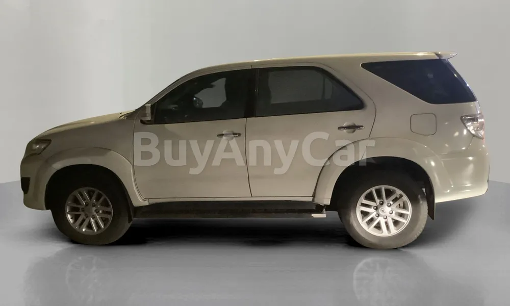 Vehicle photo 4