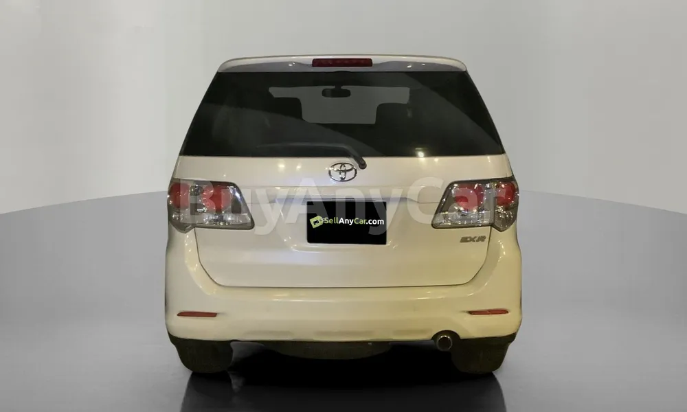 Vehicle photo 2
