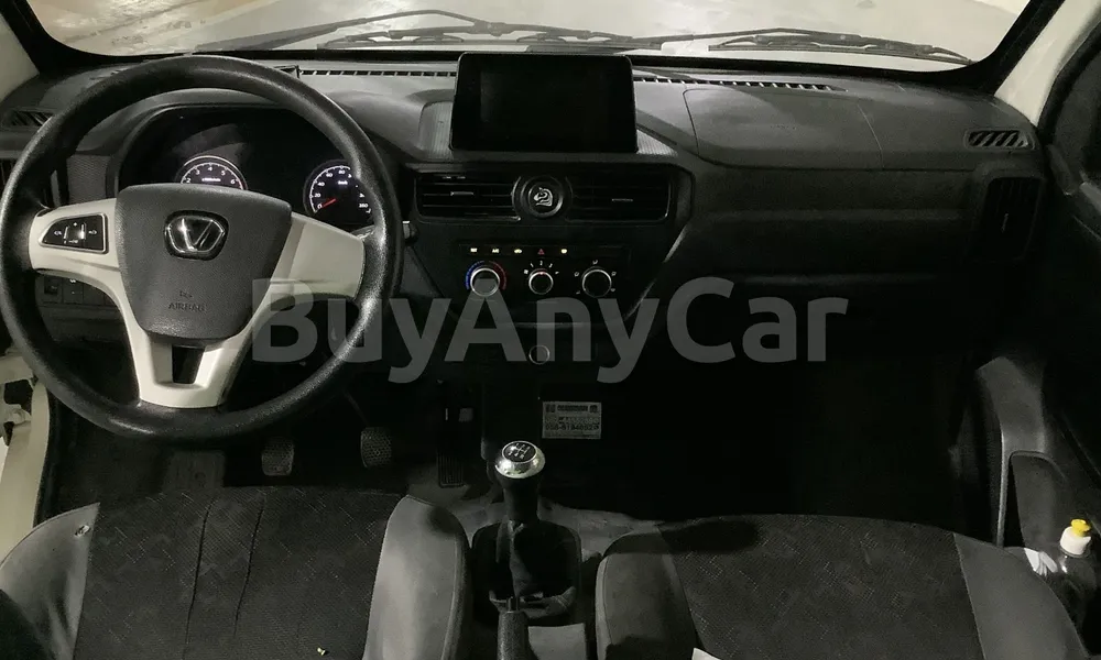 Vehicle photo 8
