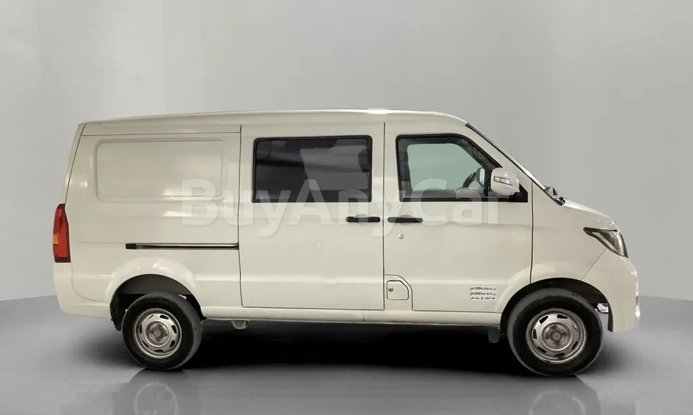 Vehicle photo 3