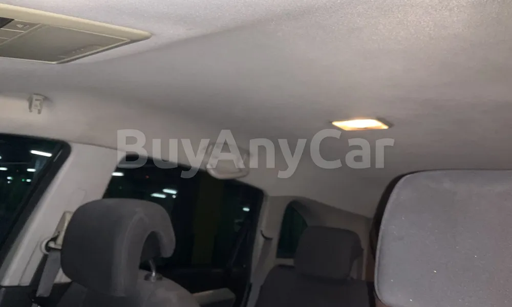 Vehicle photo 8