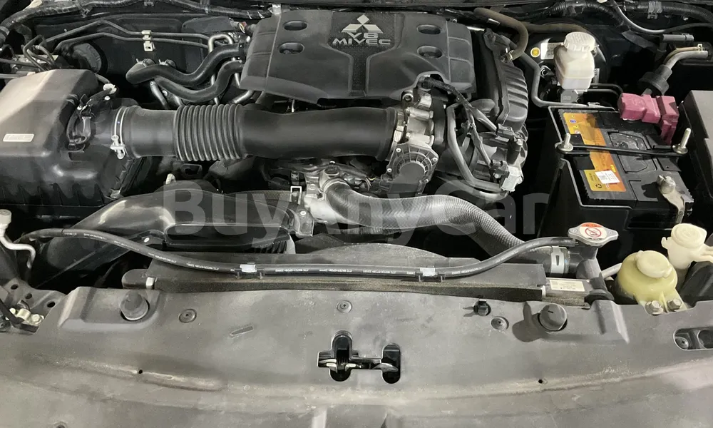 Vehicle photo 5