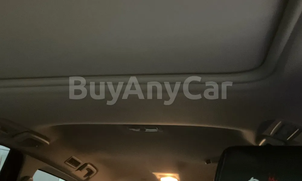 Vehicle photo 9