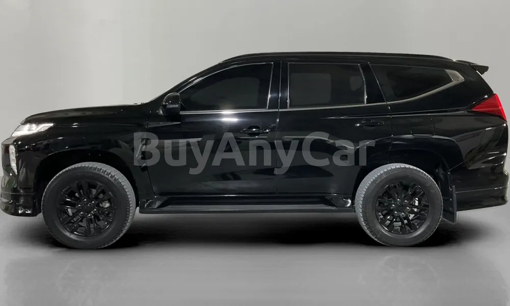 Vehicle photo 4