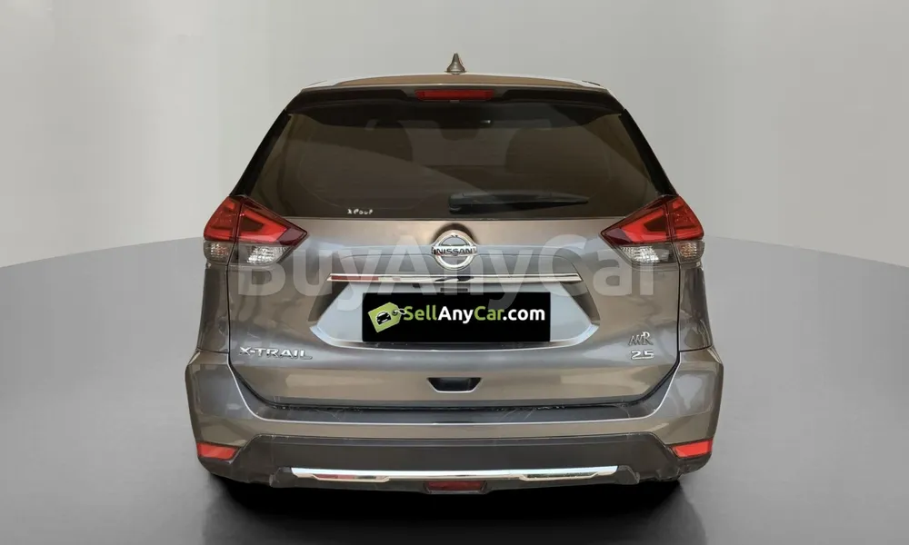 Vehicle photo 2