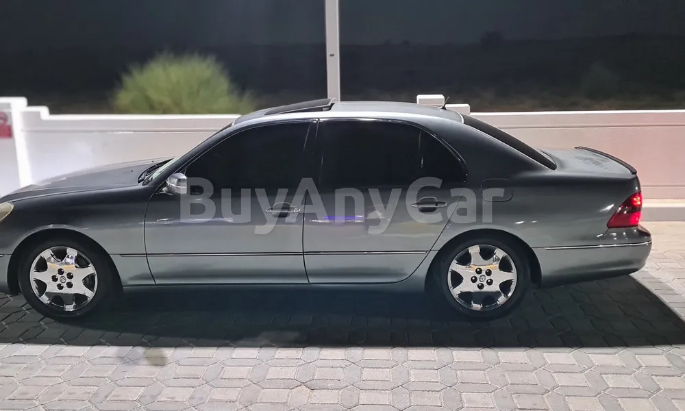 Vehicle photo 3